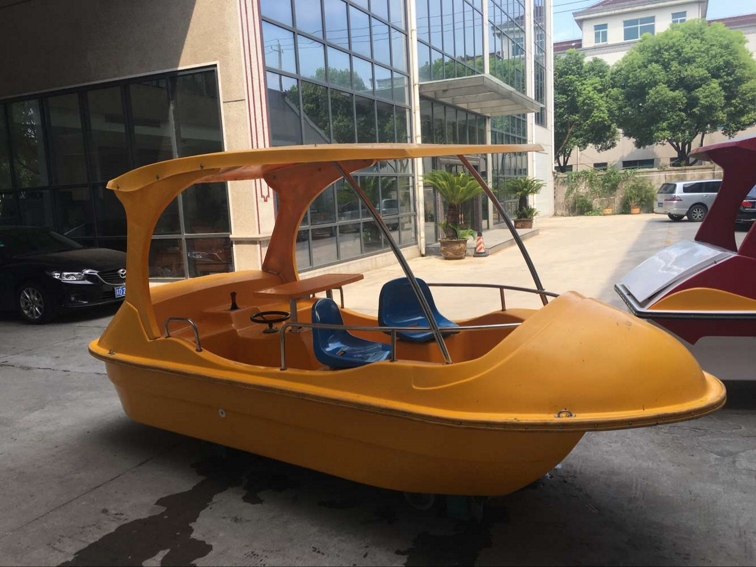4人轎車電動船
